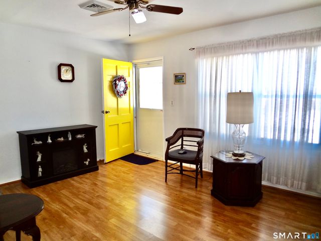 4 Beverly Drive, Ansonia, CT 06401