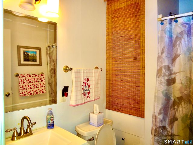 4 Beverly Drive, Ansonia, CT 06401