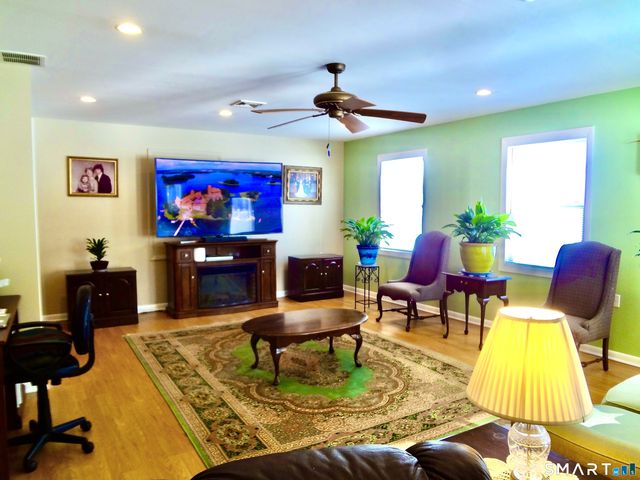 4 Beverly Drive, Ansonia, CT 06401