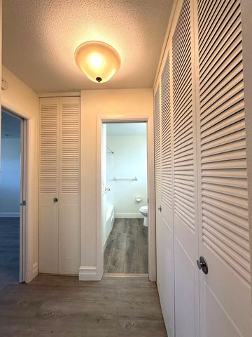 2966 E Ashley Dr Drive E C, West Palm Beach, FL 33415