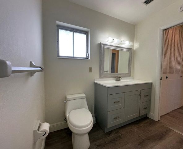 2966 E Ashley Dr Drive E C, West Palm Beach, FL 33415