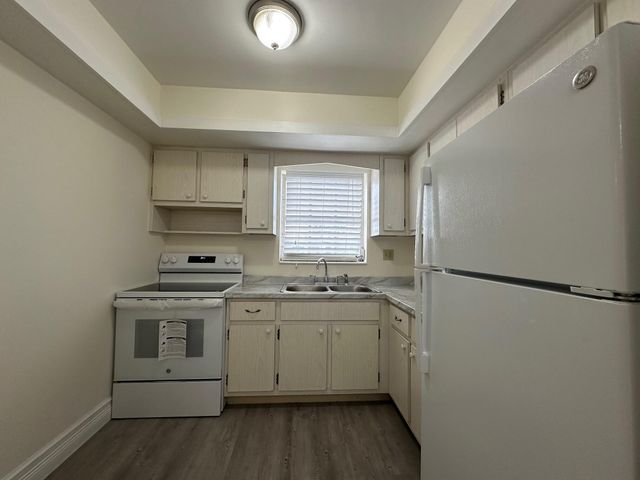 2966 E Ashley Dr Drive E C, West Palm Beach, FL 33415