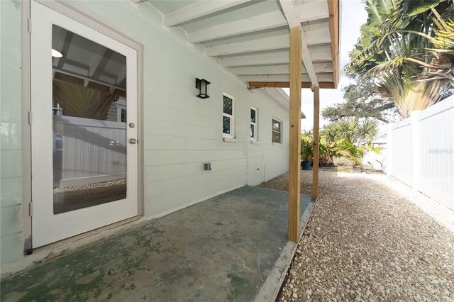 2000 1ST STREET SE, St Petersburg, FL 33705