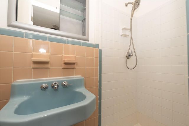 2000 1ST STREET SE, St Petersburg, FL 33705