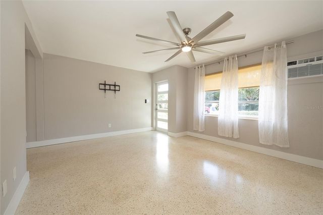 2000 1ST STREET SE, St Petersburg, FL 33705