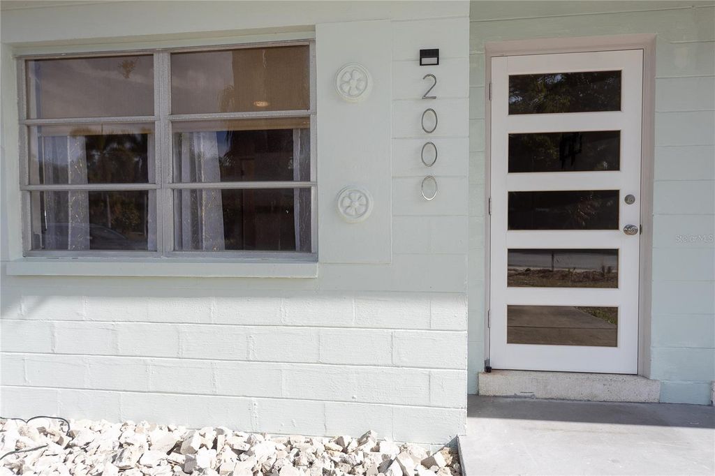 2000 1ST STREET SE, St Petersburg, FL 33705