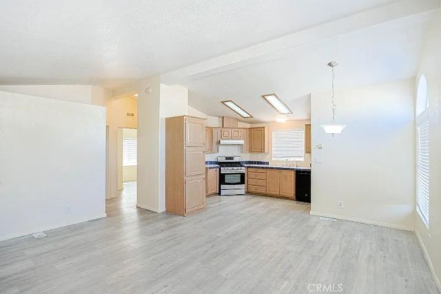 15141 Beach 25, Midway City, CA 92655