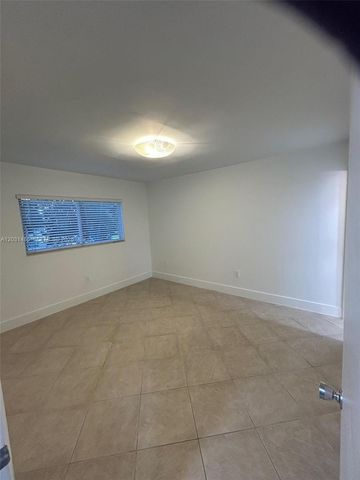 2920 SW 28th Ter 202, Miami, FL 33133