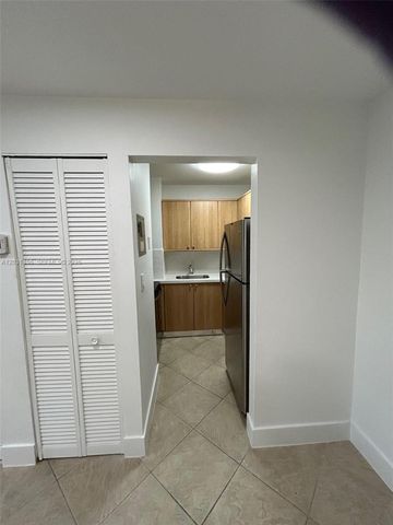 2920 SW 28th Ter 202, Miami, FL 33133
