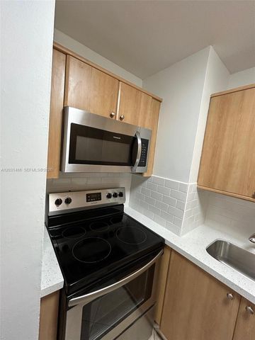 2920 SW 28th Ter 202, Miami, FL 33133