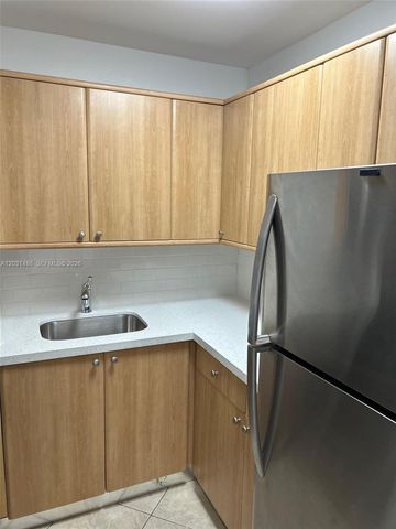 2920 SW 28th Ter 202, Miami, FL 33133