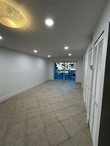 2920 SW 28th Ter 202, Miami, FL 33133