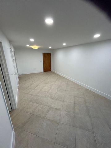 2920 SW 28th Ter 202, Miami, FL 33133