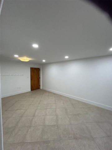 2920 SW 28th Ter 202, Miami, FL 33133
