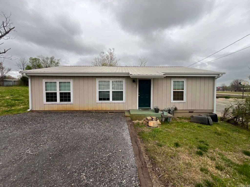 808 Dallas Ave, Mena, AR 71953