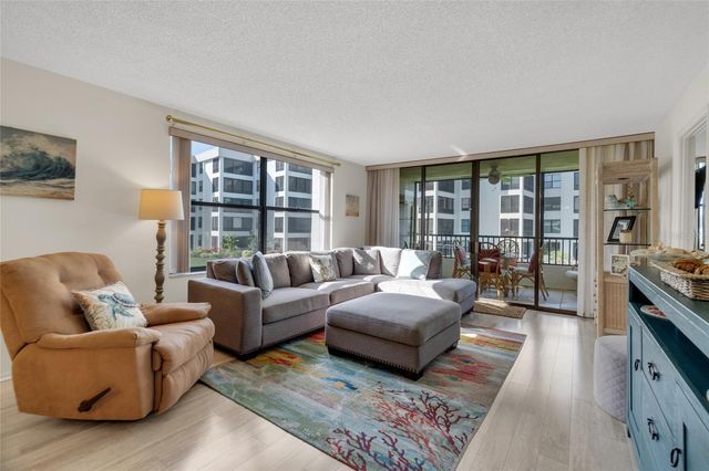 8764 MIDNIGHT PASS ROAD A201, Sarasota, FL 34242