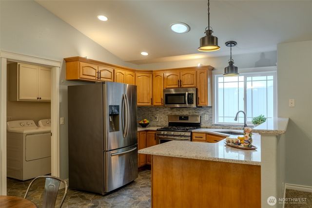 121 E Stavis Road, Shelton, WA 98584