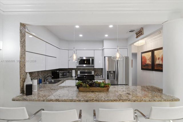 6133 SW 44th Ter, Miami, FL 33155