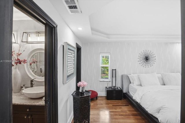 6133 SW 44th Ter, Miami, FL 33155