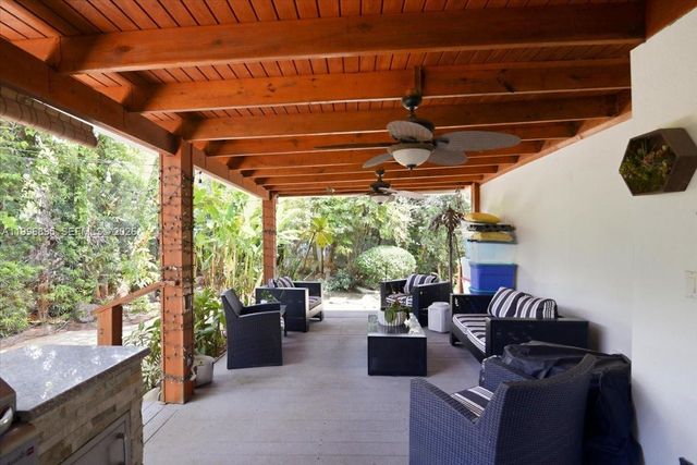 6133 SW 44th Ter, Miami, FL 33155