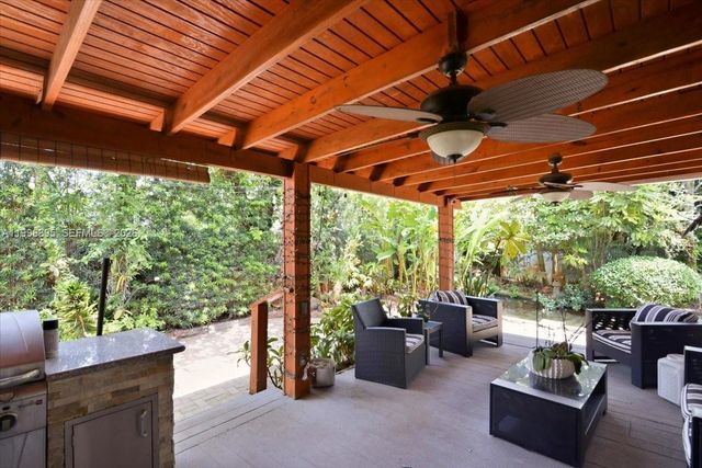 6133 SW 44th Ter, Miami, FL 33155