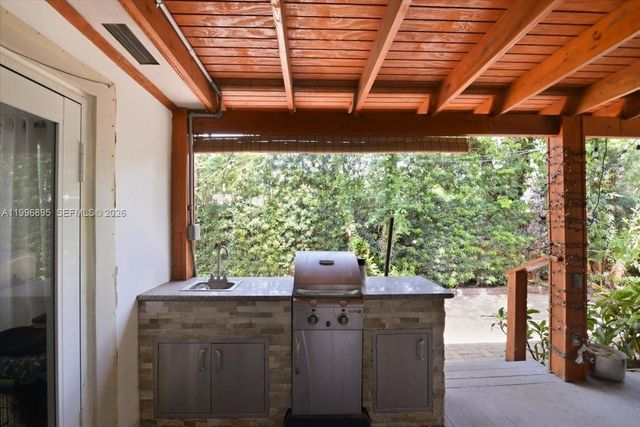 6133 SW 44th Ter, Miami, FL 33155