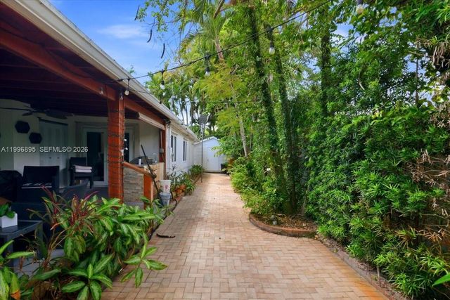 6133 SW 44th Ter, Miami, FL 33155