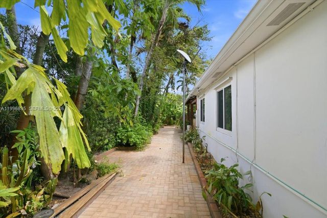 6133 SW 44th Ter, Miami, FL 33155