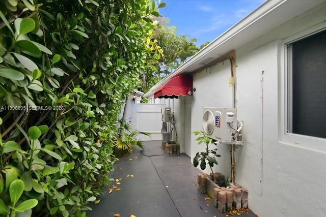 6133 SW 44th Ter, Miami, FL 33155