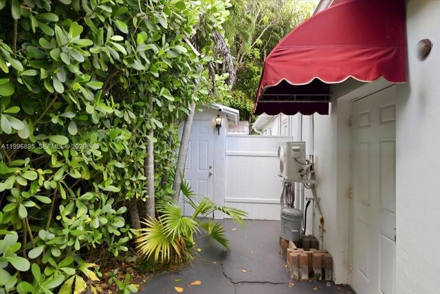 6133 SW 44th Ter, Miami, FL 33155