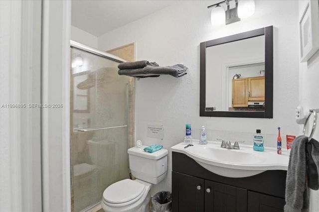 6133 SW 44th Ter, Miami, FL 33155