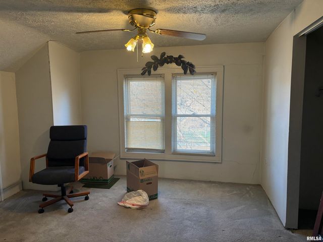 706 W South Grand Avenue, Springfield, IL 62704