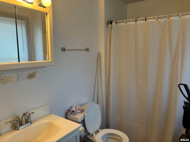 706 W South Grand Avenue, Springfield, IL 62704