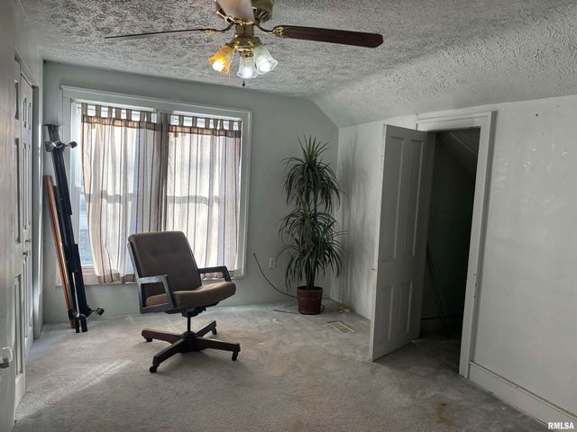 706 W South Grand Avenue, Springfield, IL 62704