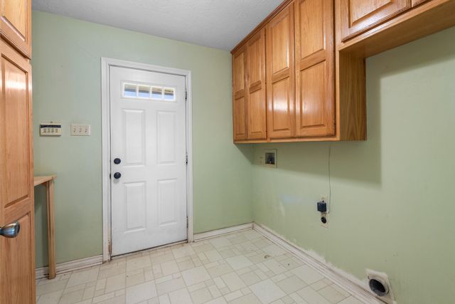 9393 Locke Road, Bryan, TX 77808