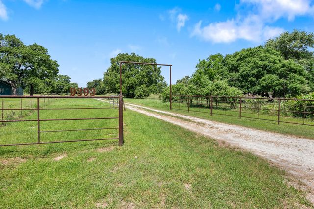 9393 Locke Road, Bryan, TX 77808