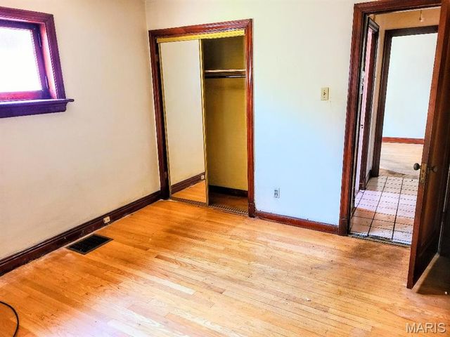 1365 Switzer Avenue, St Louis, MO 63147