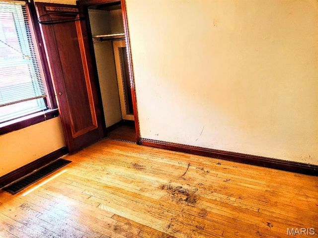 1365 Switzer Avenue, St Louis, MO 63147