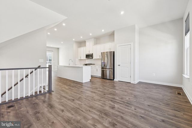 1697 BEECH LEAF ST, Dumfries, VA 22026