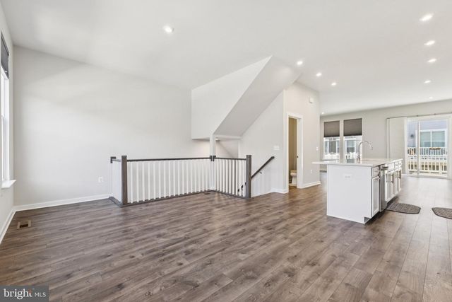 1697 BEECH LEAF ST, Dumfries, VA 22026