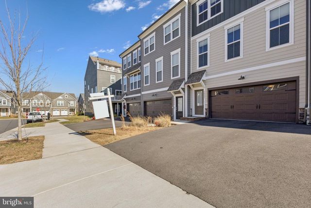 1697 BEECH LEAF ST, Dumfries, VA 22026