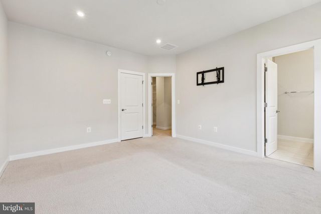 1697 BEECH LEAF ST, Dumfries, VA 22026