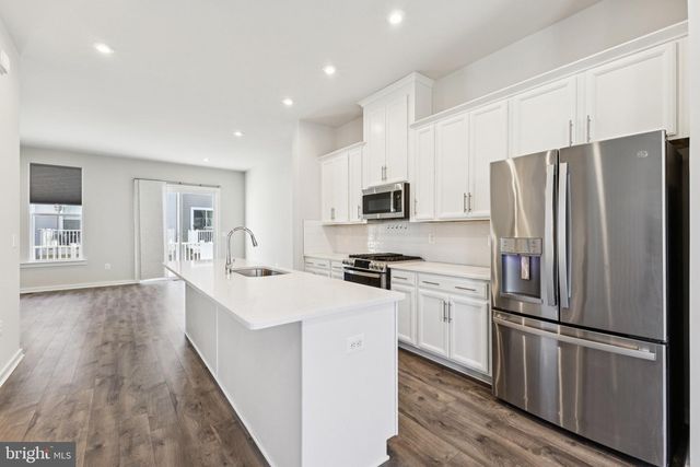 1697 BEECH LEAF ST, Dumfries, VA 22026