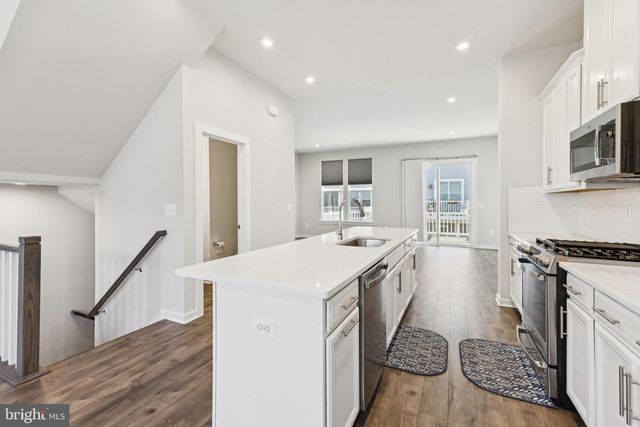 1697 BEECH LEAF ST, Dumfries, VA 22026