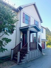 56 Summer St B, Manchester, MA 01944