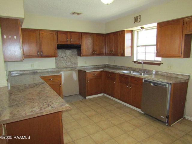 3711 Redwood Drive, New Iberia, LA 70560