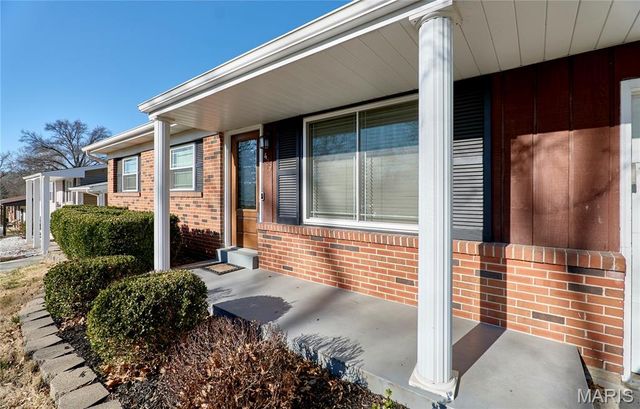 429 Fairview Court, Ballwin, MO 63021