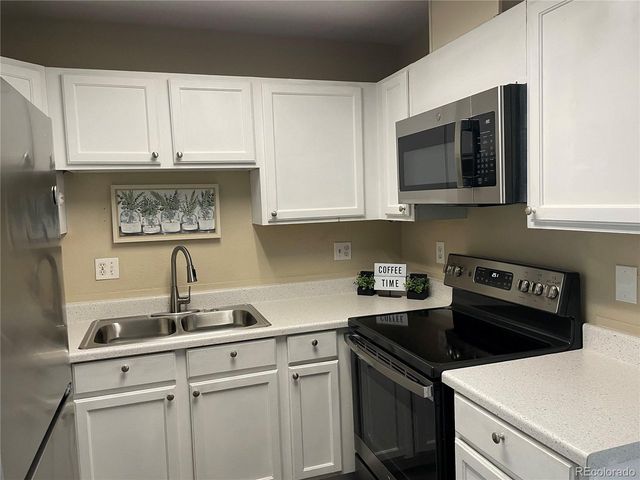 240 S Irving St, Denver, CO 80219