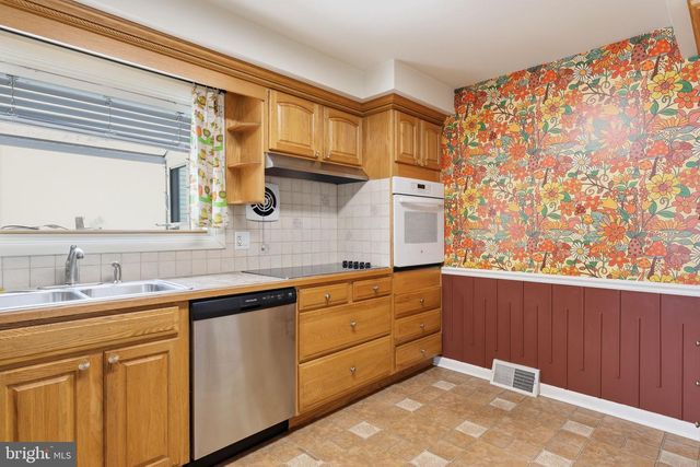 161 CROCKETT RD, Warminster, PA 18974