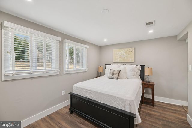 8422 WOODLAWN ST, Alexandria, VA 22309